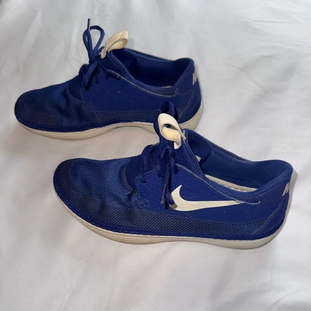Nike Solar Soft Blue and White Sneakers Women’s Size 7